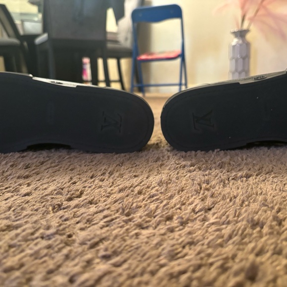 Louis Vuitton low top shoes mint condition!! - Picture 3 of 5